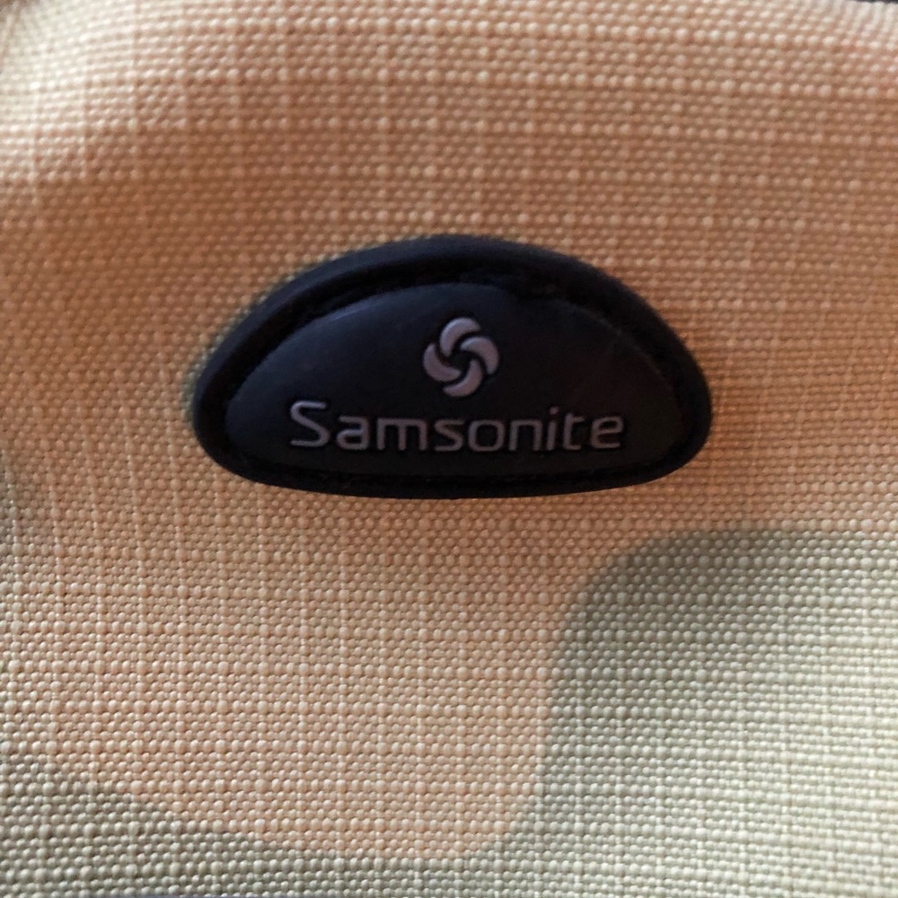 Samsonite Back Pack - Picture 2 of 7